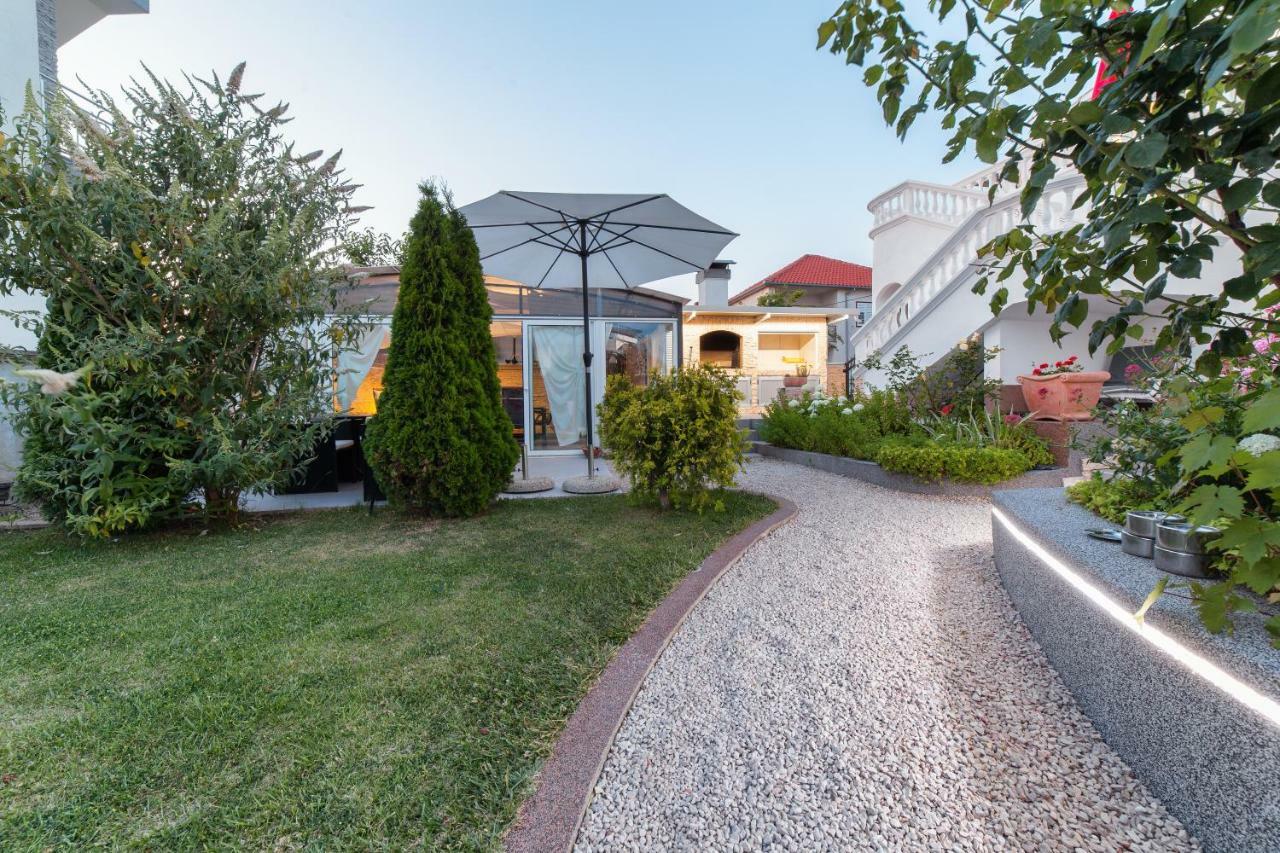 Apartments Lipic Vodice Exterior photo
